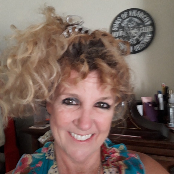 Meet your Posher, Karen - Picture 3 of 4